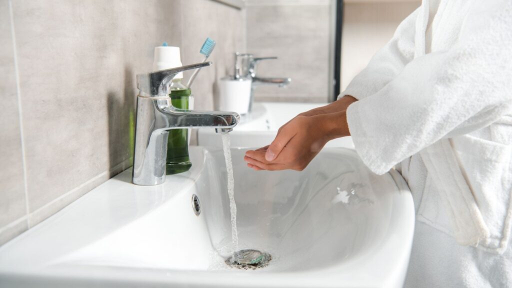 bathroom sink wash hands